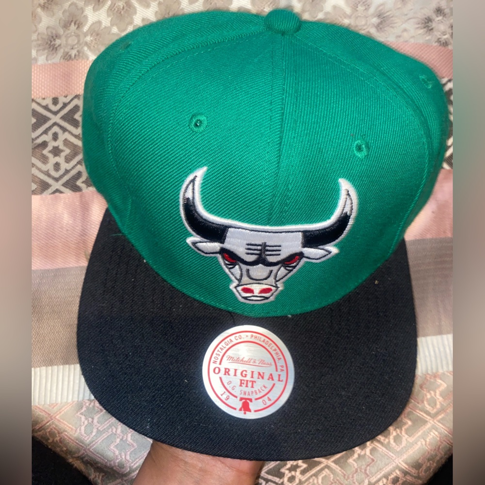 Bulls hat